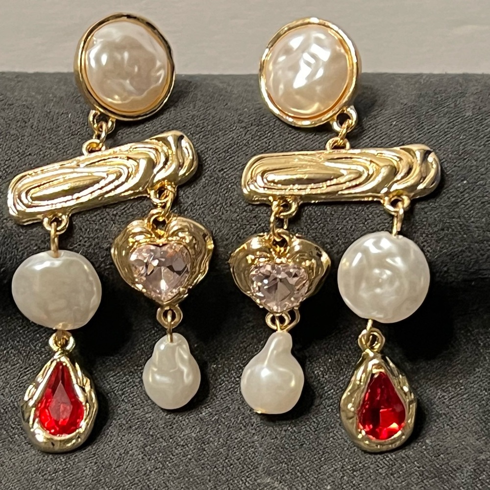 Elegant Gold Tone and Pink Heart Red Rhinestone Pearl Dangle Earrings